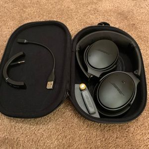 Bose qc25 noise canceling headphones